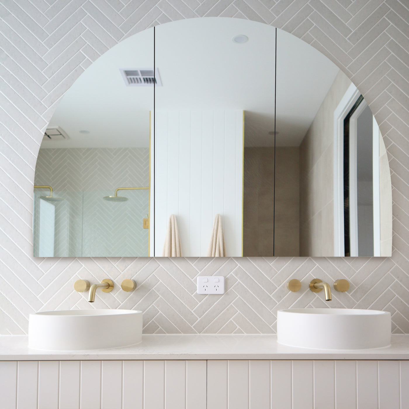 Shira Frameless Arch Mirror Cabinet | 900 x 1500