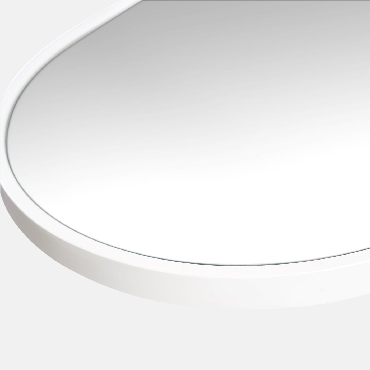 Inara Pill Mirror | 900 x 560