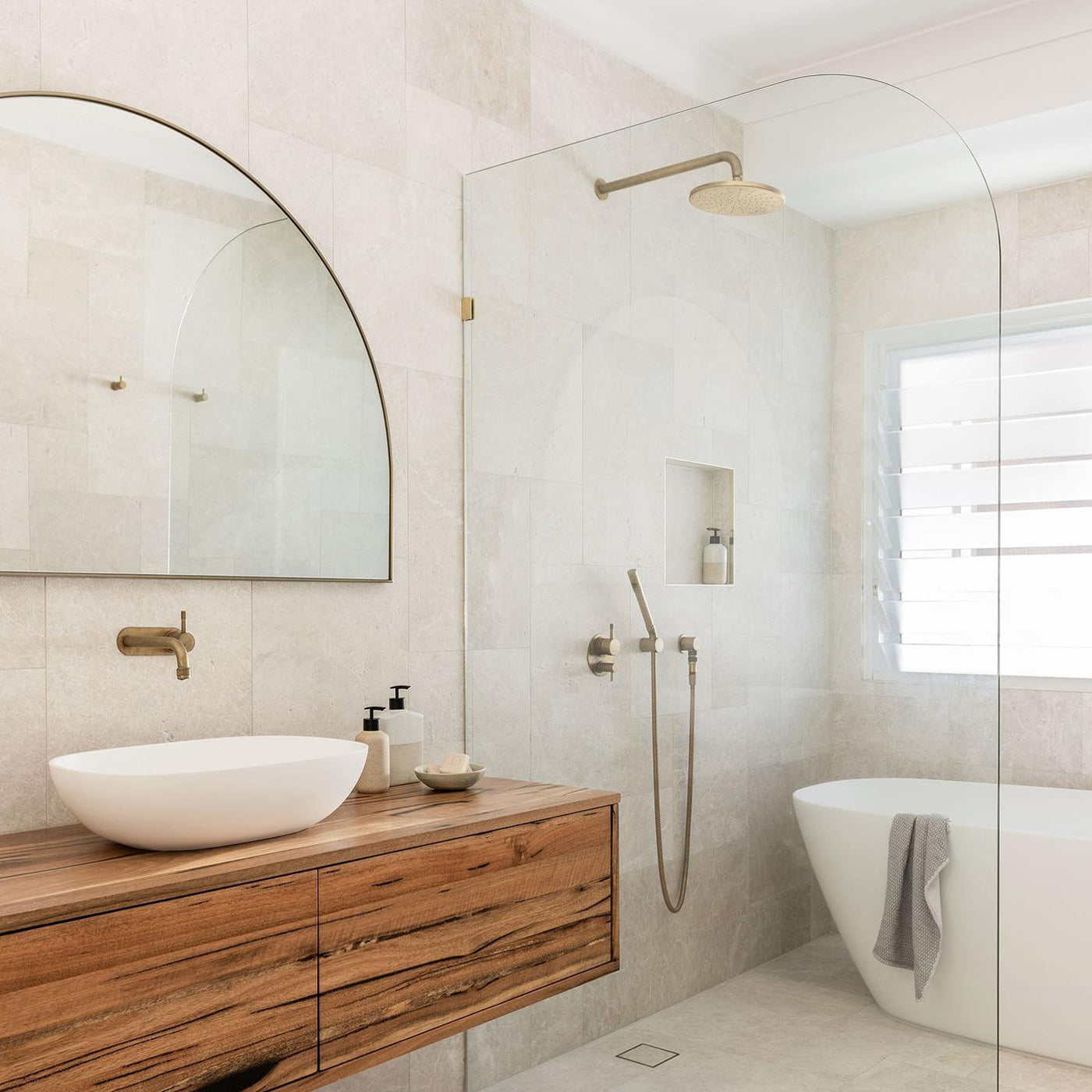 Radius Shower Screens - Clear