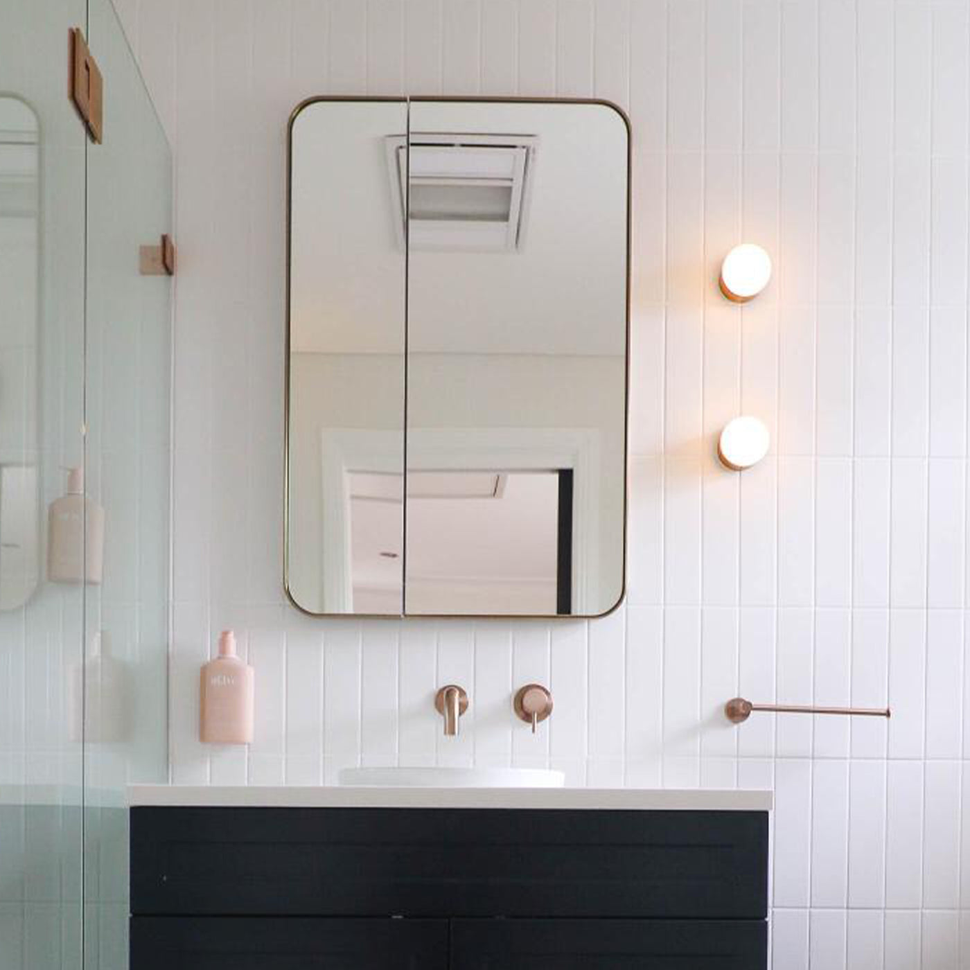 Calla Rectangle Mirror Cabinet | 900 x 600