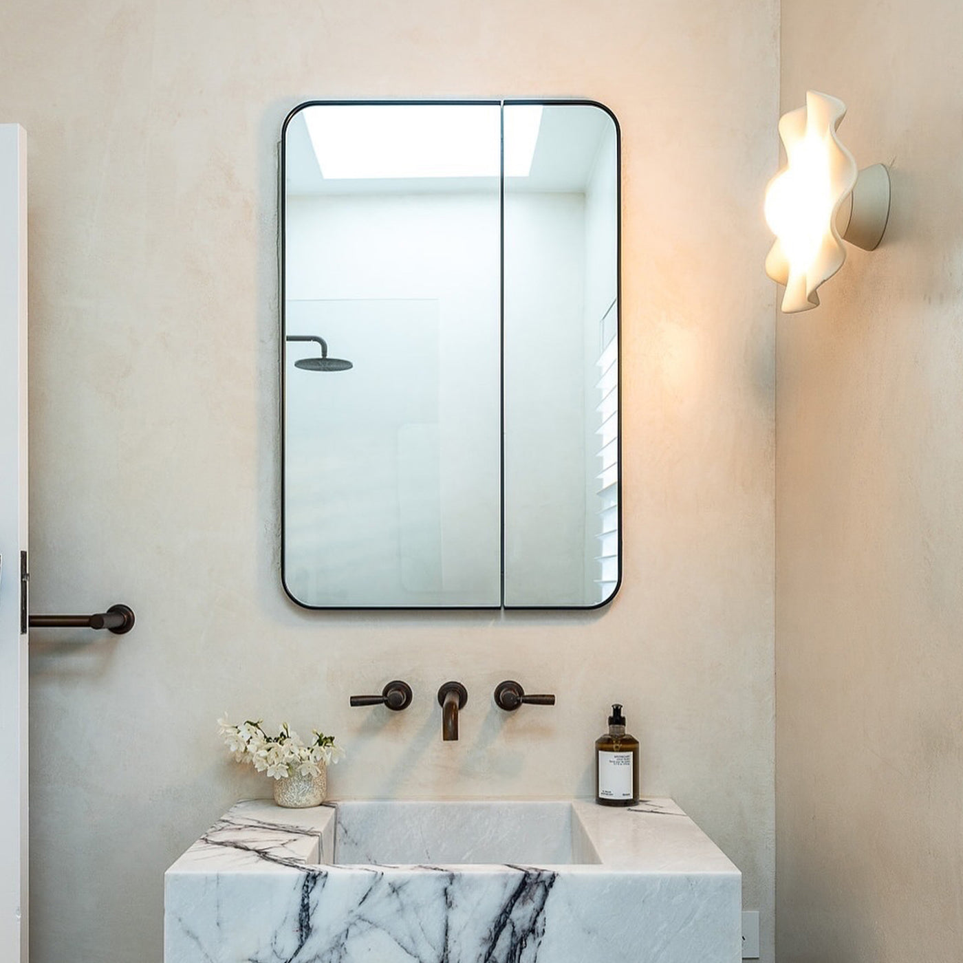 Calla Rectangle Mirror Cabinet | 900 x 600